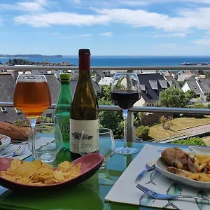 Appartement Appartement Erquy Bretagne Vue Mer Exceptionnelle Sur Les Hauts D'Erquy Au Calme ! 900 M Du Centre Ville Et Au Pied Du Gr34, Erquy