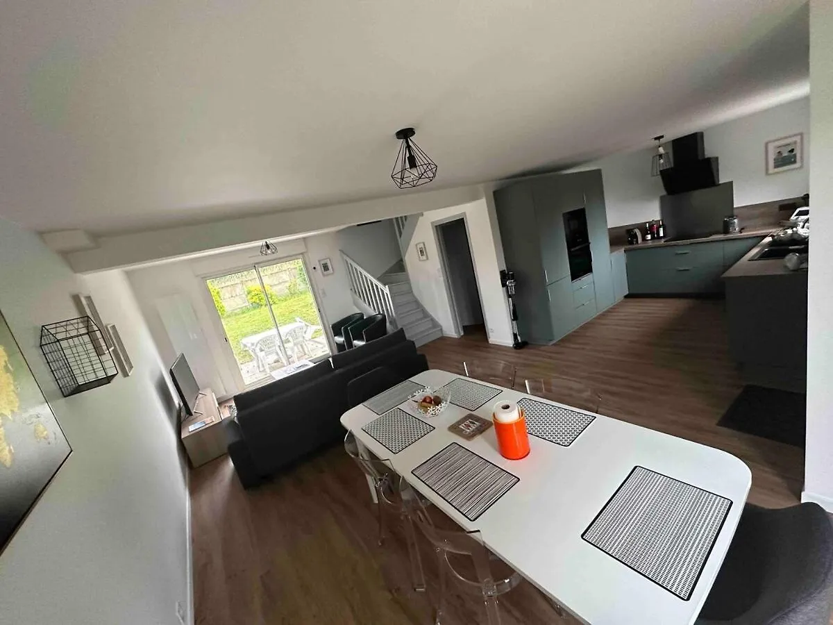 Holiday home Maison Lumineuse Avec Jardin A 5Min Du Cap Erquy